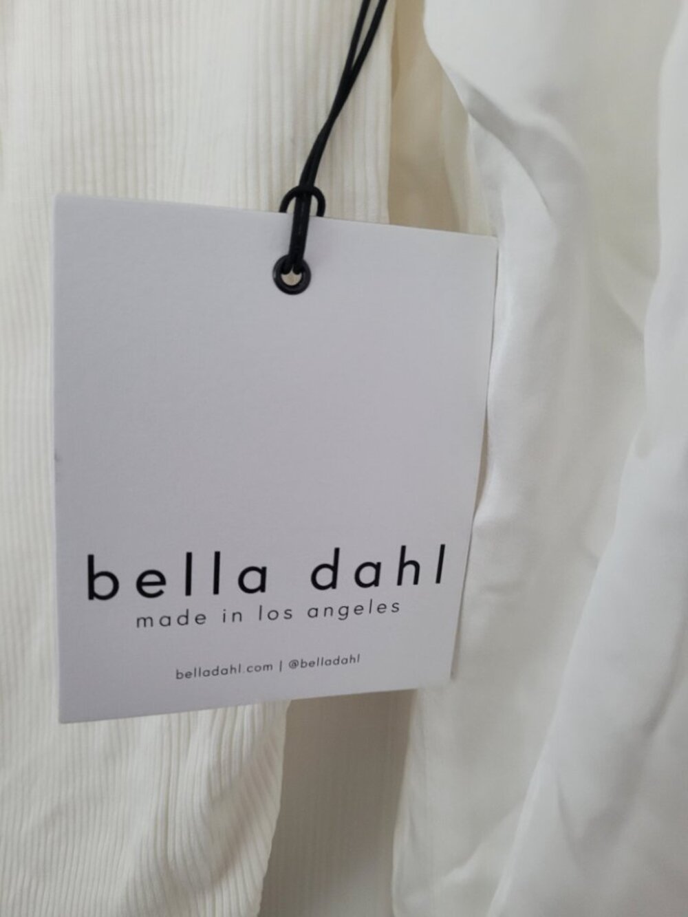 NWT BELLA DAHL White Flowy Sleeve Ruched Waist Long Sleeve Top Small - Picture 4 of 5